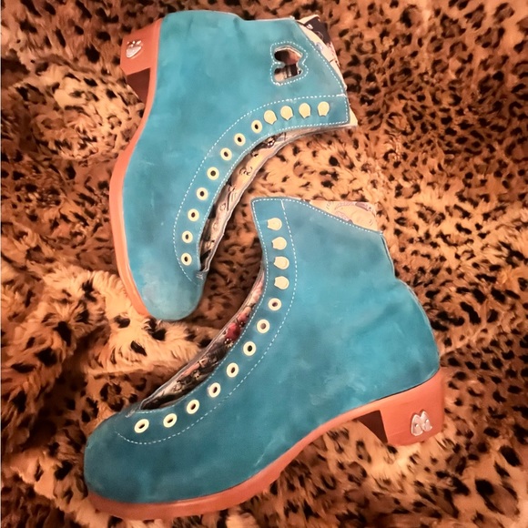 Riedell Moxi Lolly Roller Skate Boot - Picture 2 of 6